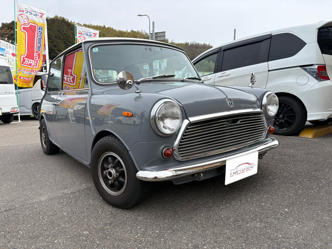 レストア MINIとDSオートモビルズ DS7ディーゼルのご来店❗️