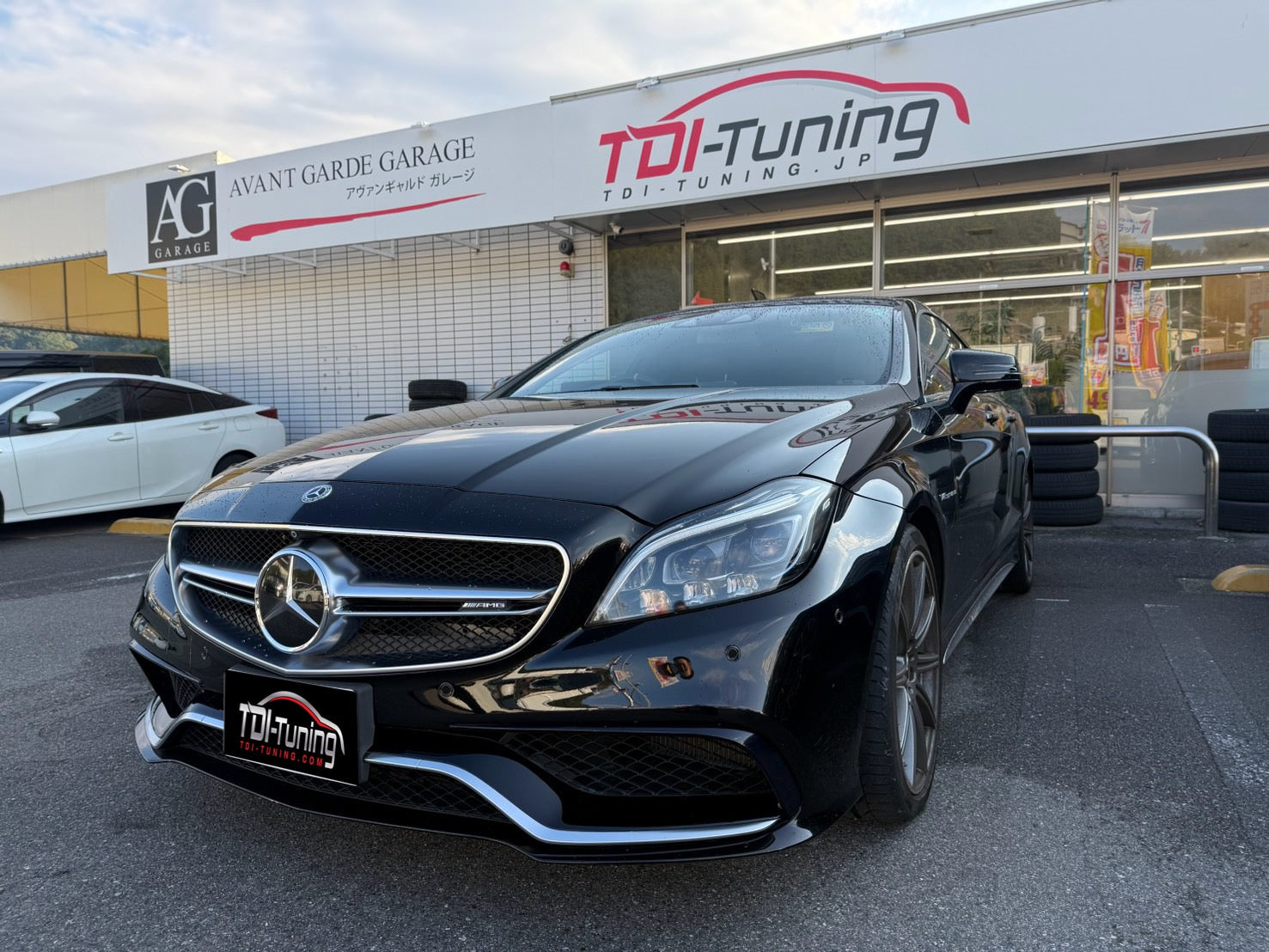 Mercedes CLS63S 5.5L 585PS ご来店！